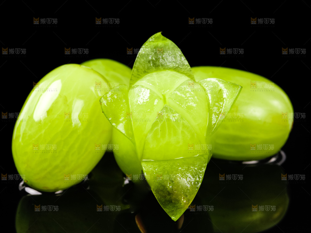 深底上的青提子