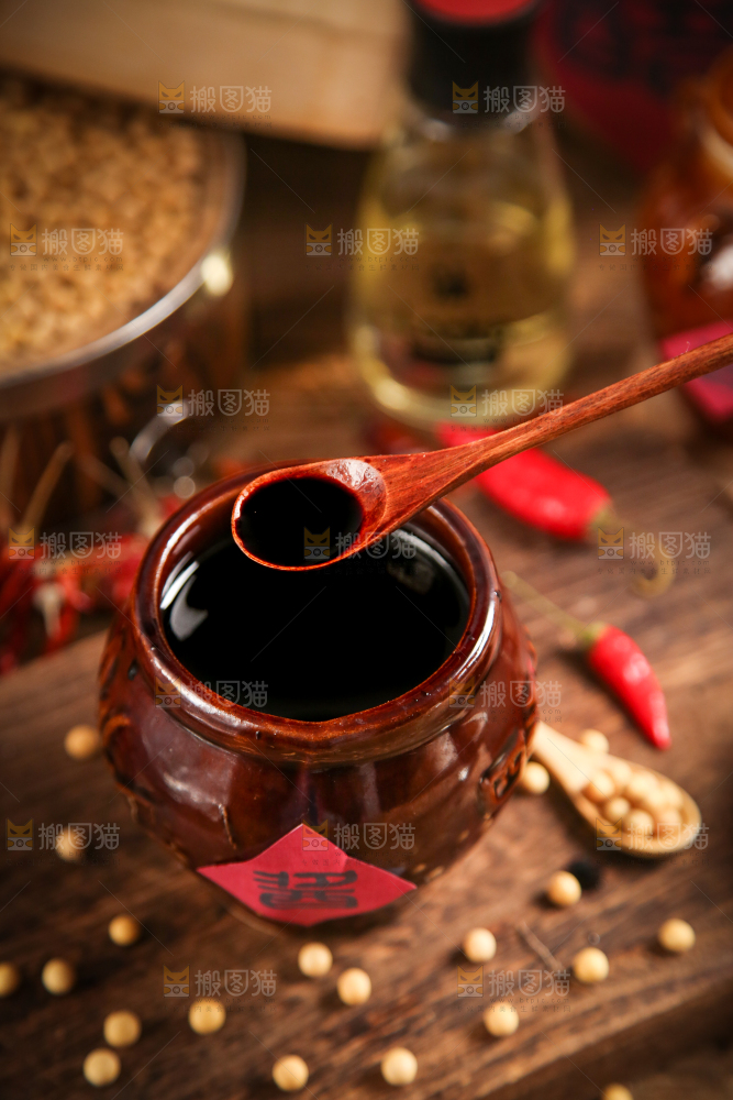 碗里装着酱油