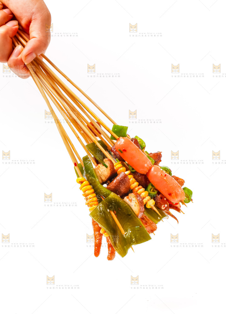 手拿钵钵鸡食材