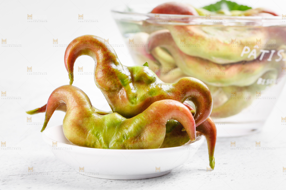 碗里装着洪湖菱角