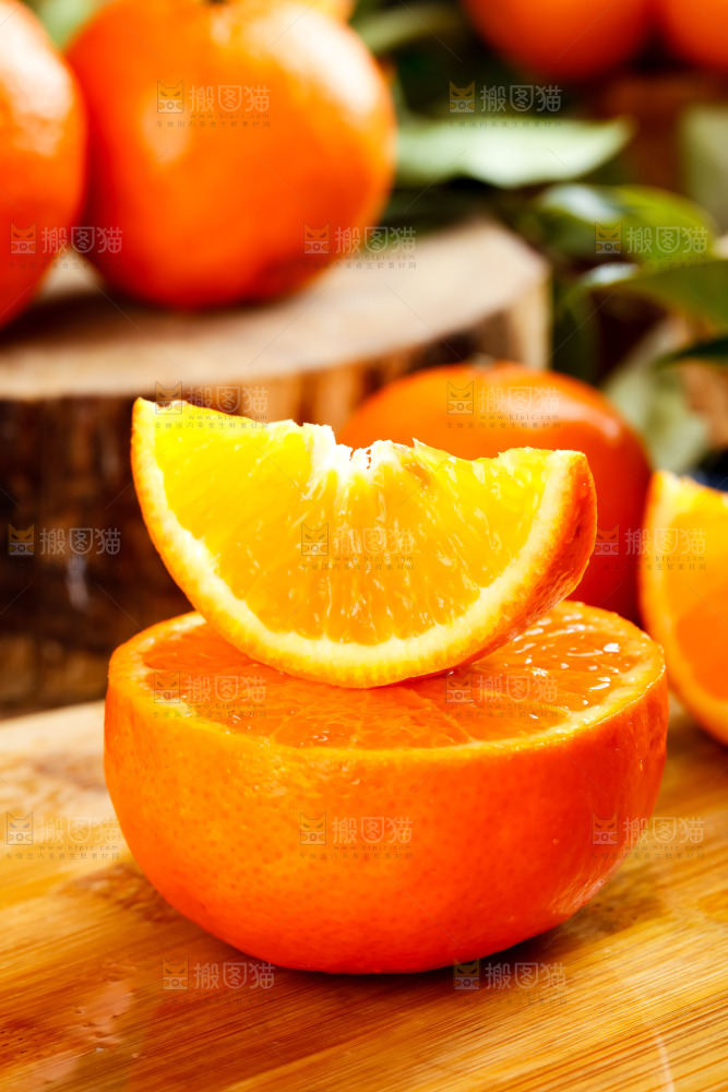 木板上摆放着广西沃柑