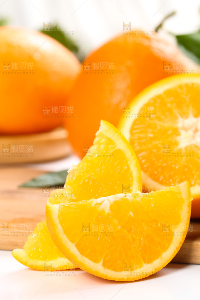 木板上的长虹脐橙
