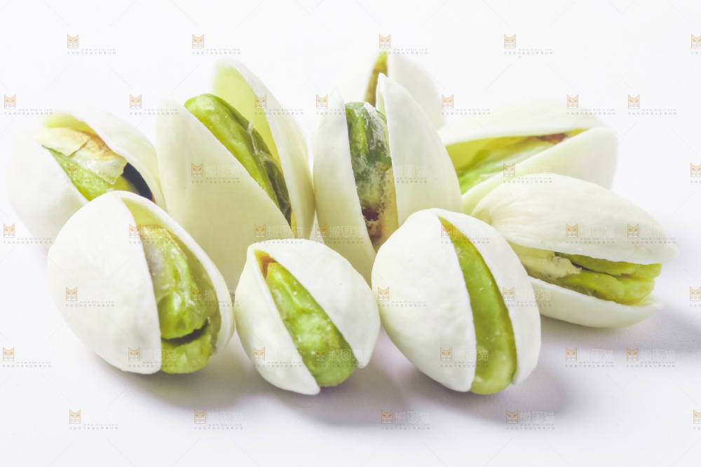 白底上的开心果