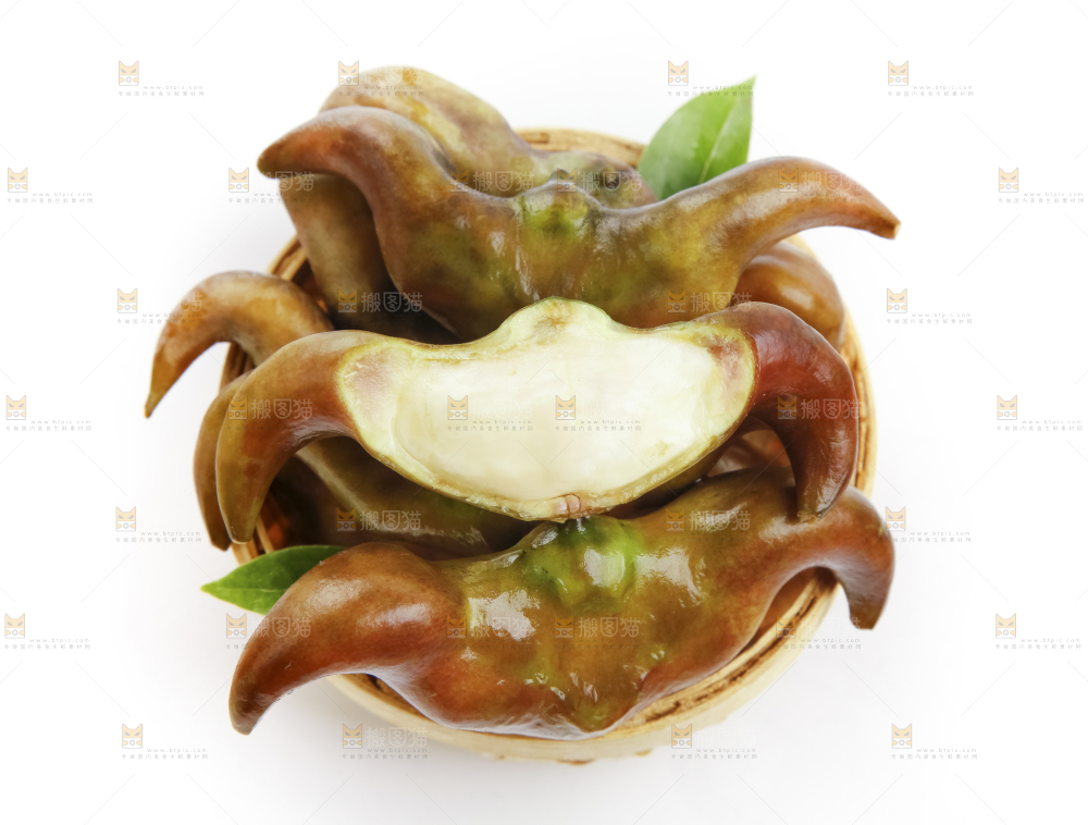 篮子里装着洪湖菱角