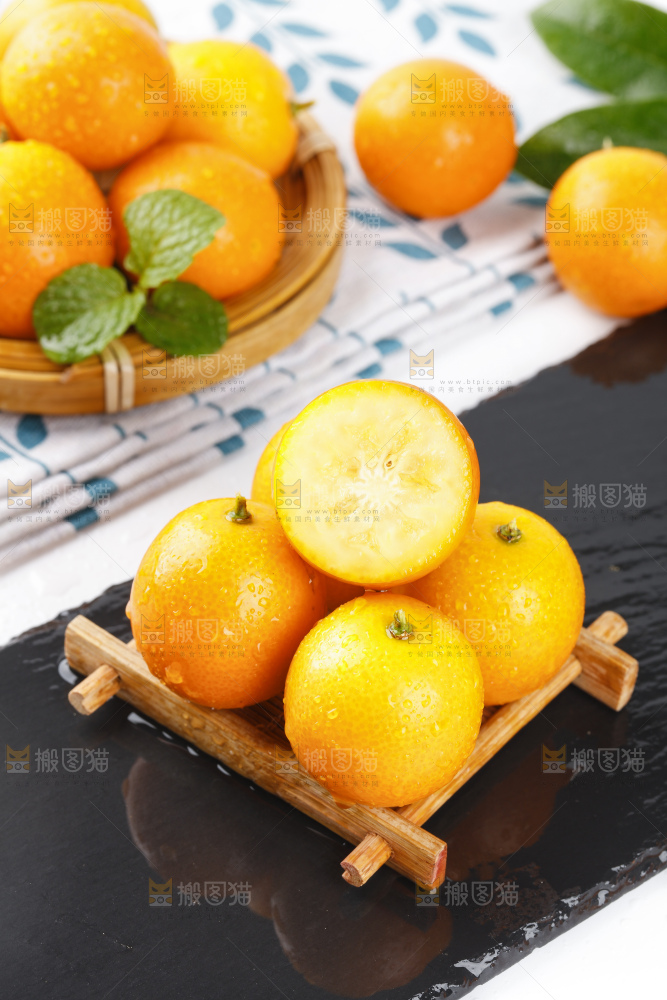 黑石板上的广西金钱橘
