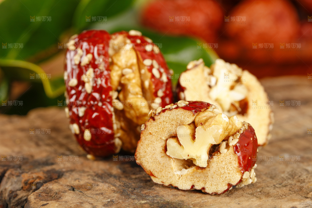 深底上的芝麻枣夹核桃