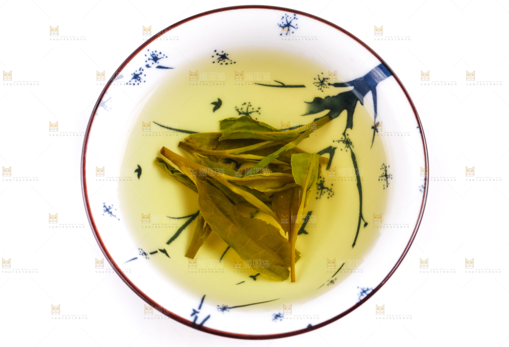 杯子里的龙井茶