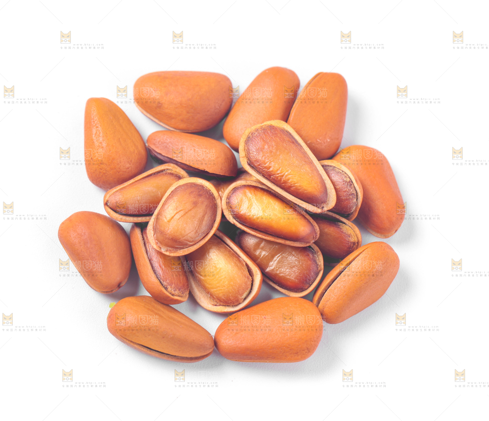 白底上放着东北松子