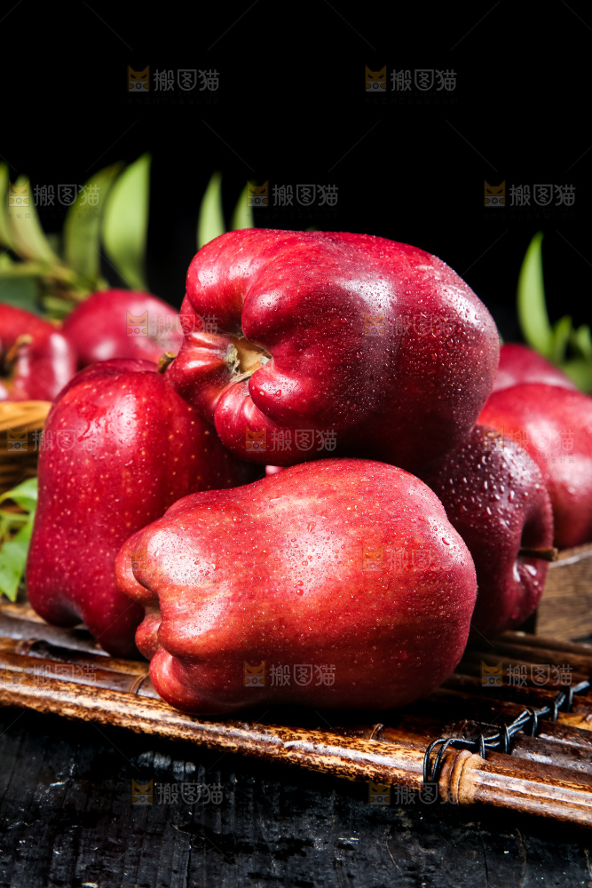 竹底上的美国红蛇果