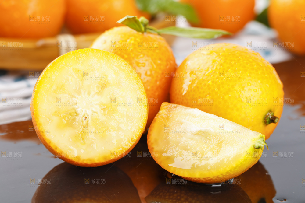 黑石板上的广西金钱橘