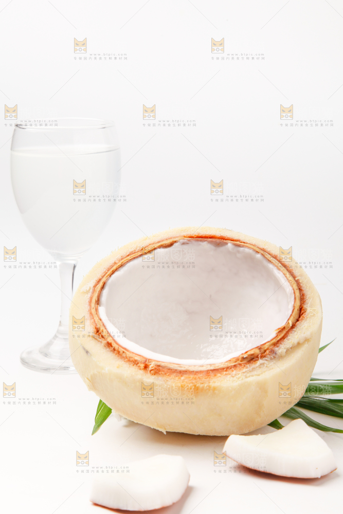 白底上的香水椰青