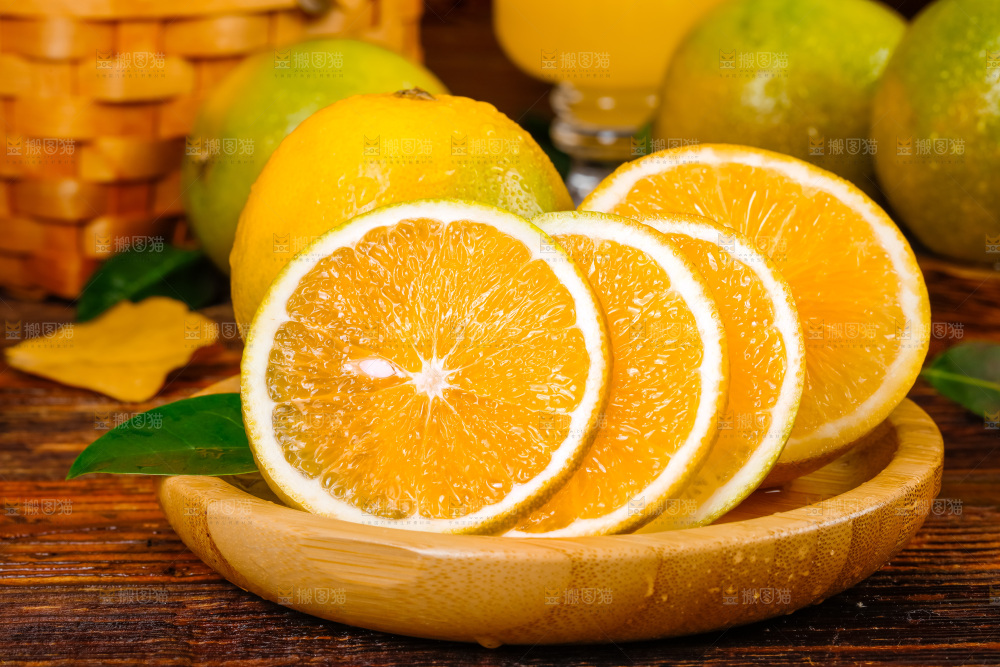 盘子里的高原褚橙