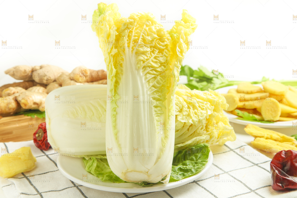 盘子里装着白菜