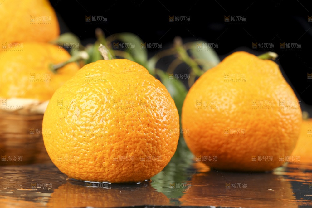石板上的椪柑