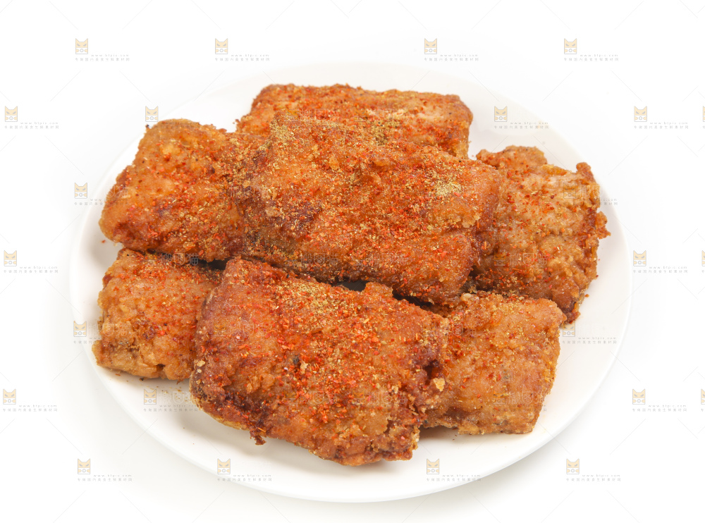 盘子里装着香酥带鱼