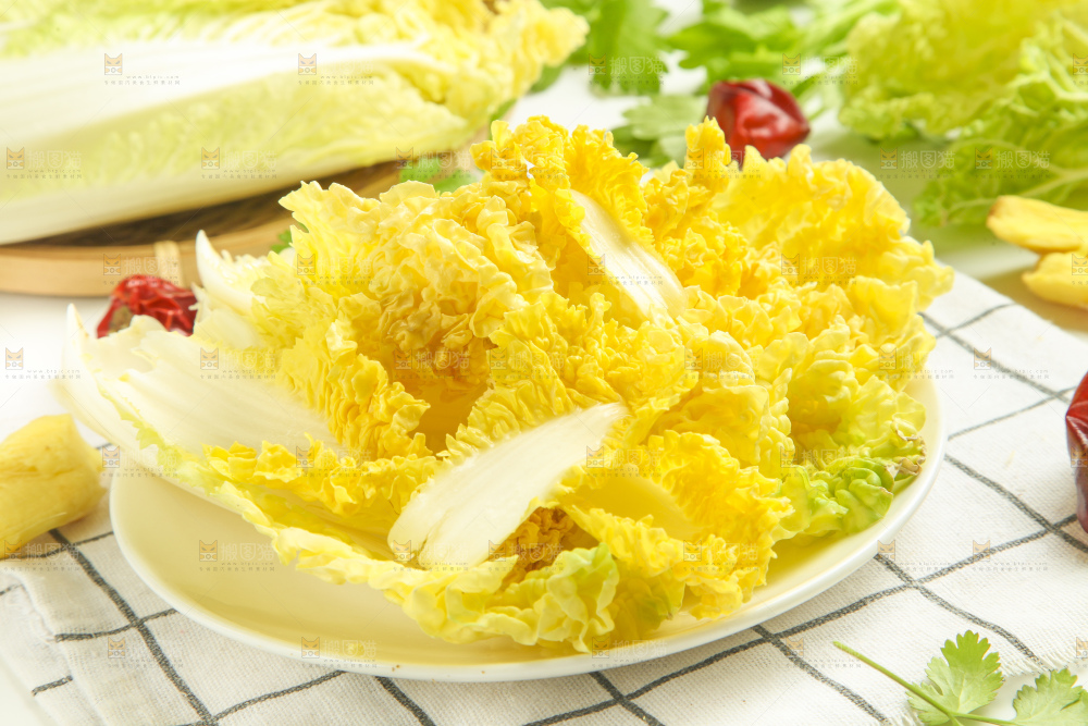 盘子里装着白菜