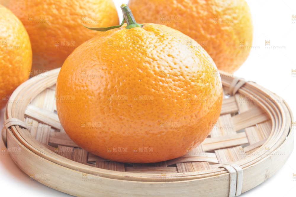 白底上放着四川椪柑