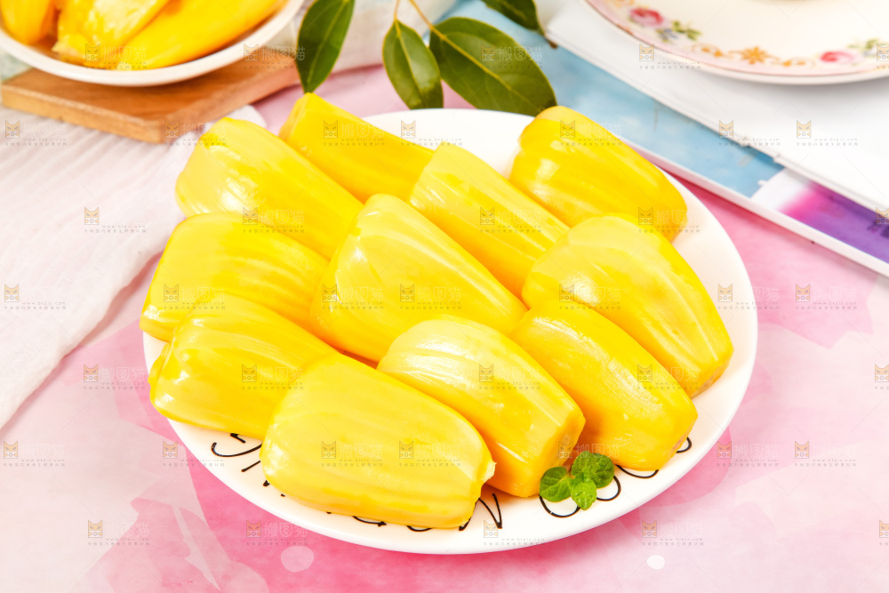 盘子里的泰国黄心菠萝蜜