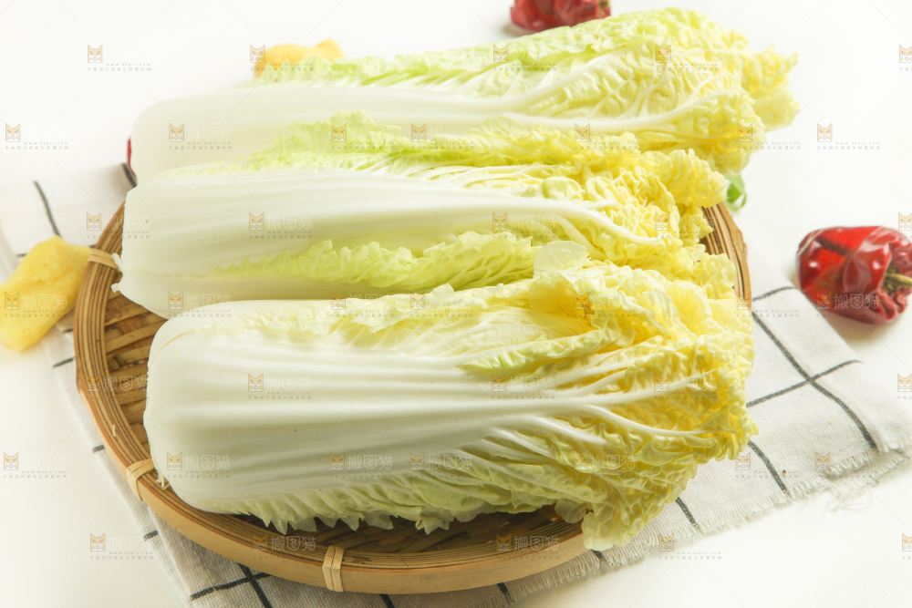 木板上的大白菜