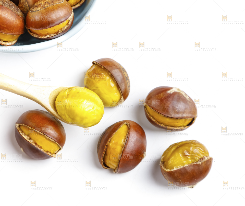 白底上的熟板栗