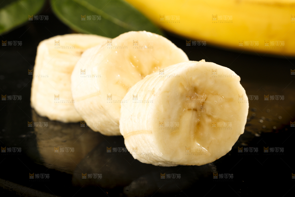 黑石板上的漳州天宝香蕉