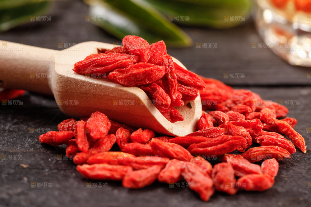 深底上放着宁夏枸杞