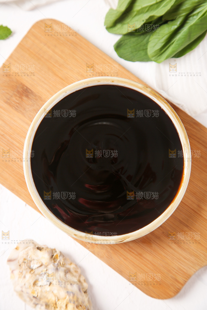 盘子里的蚝油