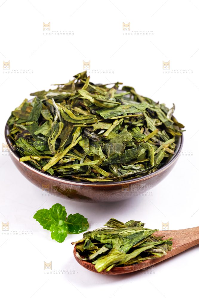 碟子里的绿茶叶