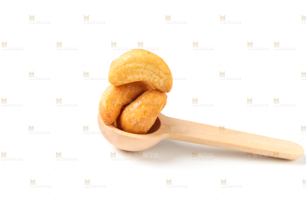 白底上的腰果