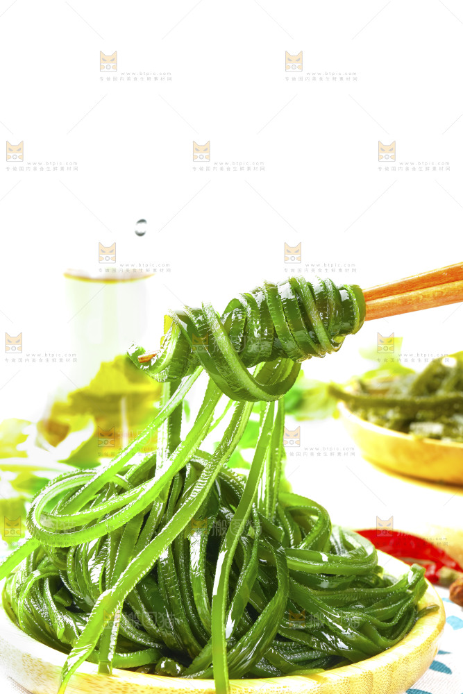 盘子里装着荣成海带丝