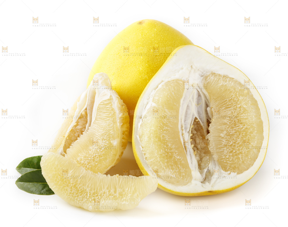 白底上放着平和白心蜜柚