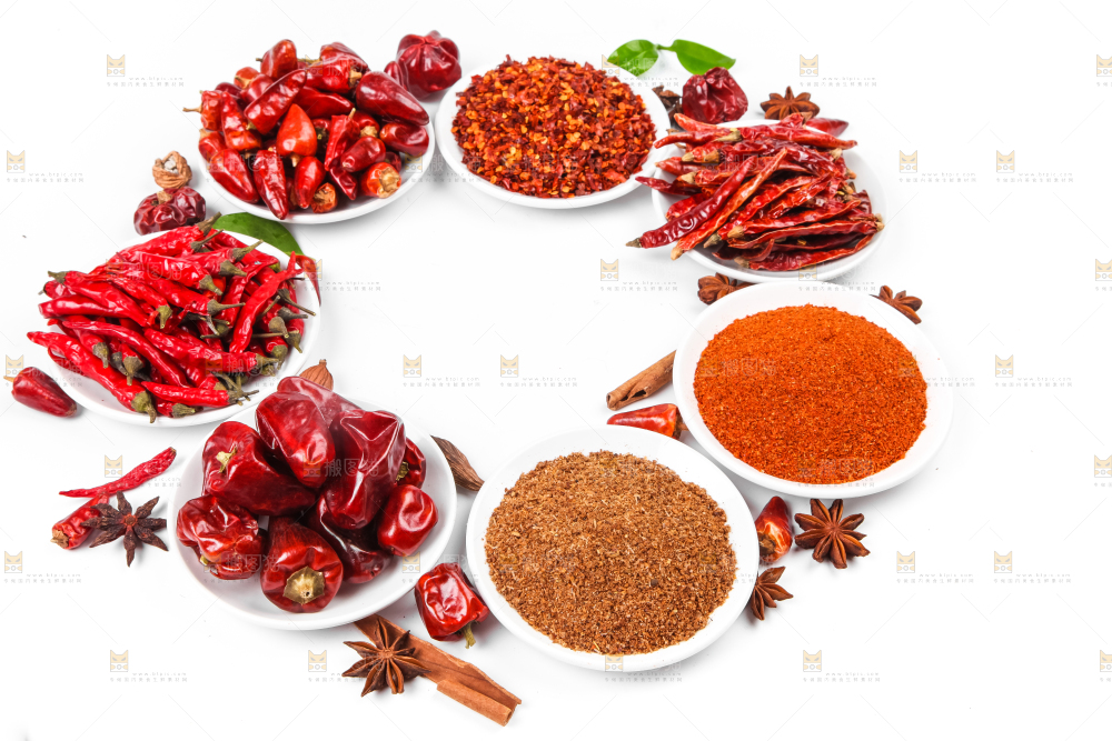 白底上放着香料组合