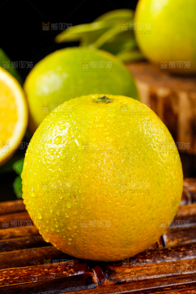 木底上放着云南实建褚橙