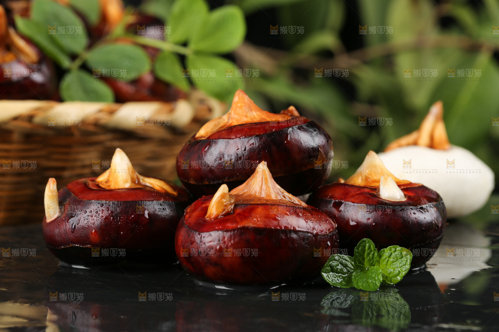 黑石板上的荔浦马蹄
