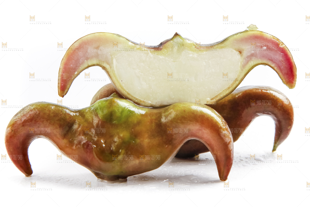 浅底上放着洪湖菱角