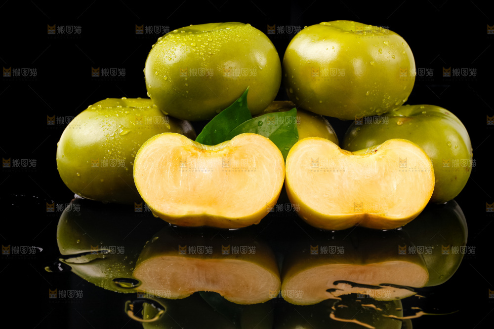 黑底上的柿子