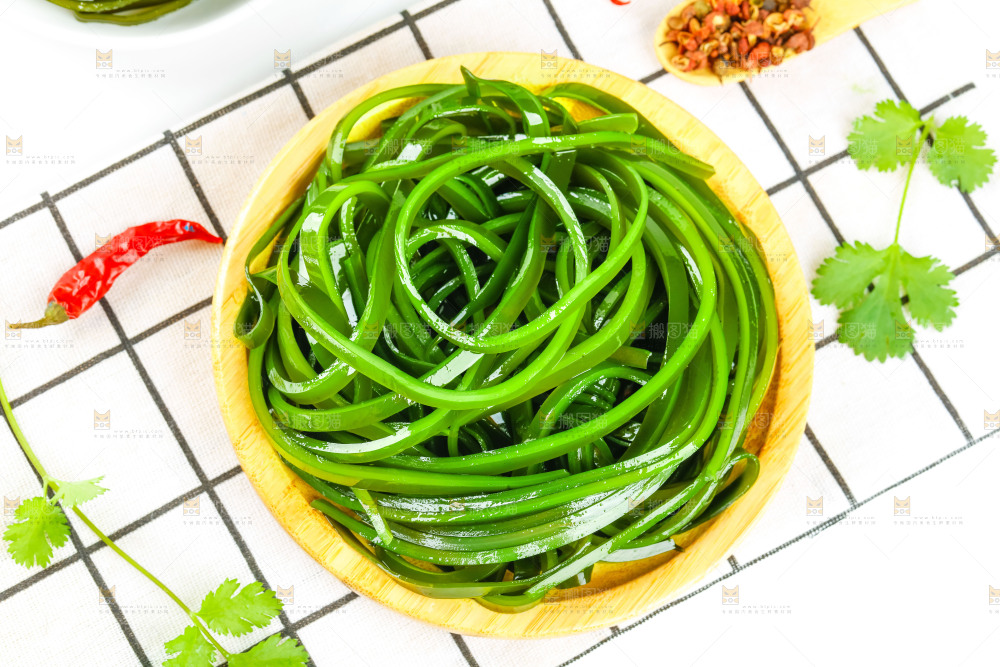 白格子底上的海带丝