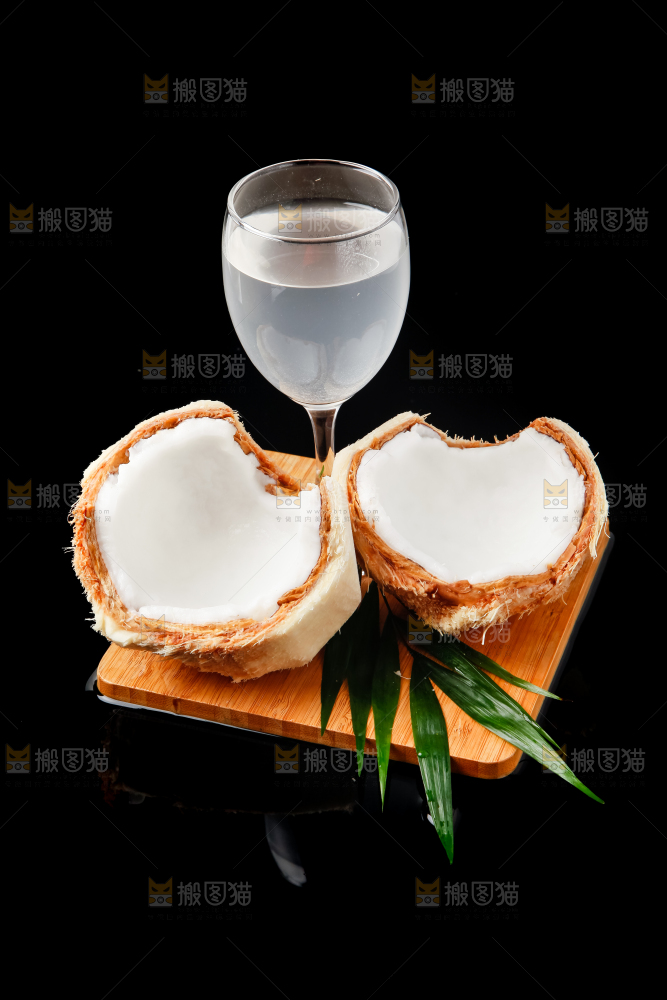 木板上的青椰子