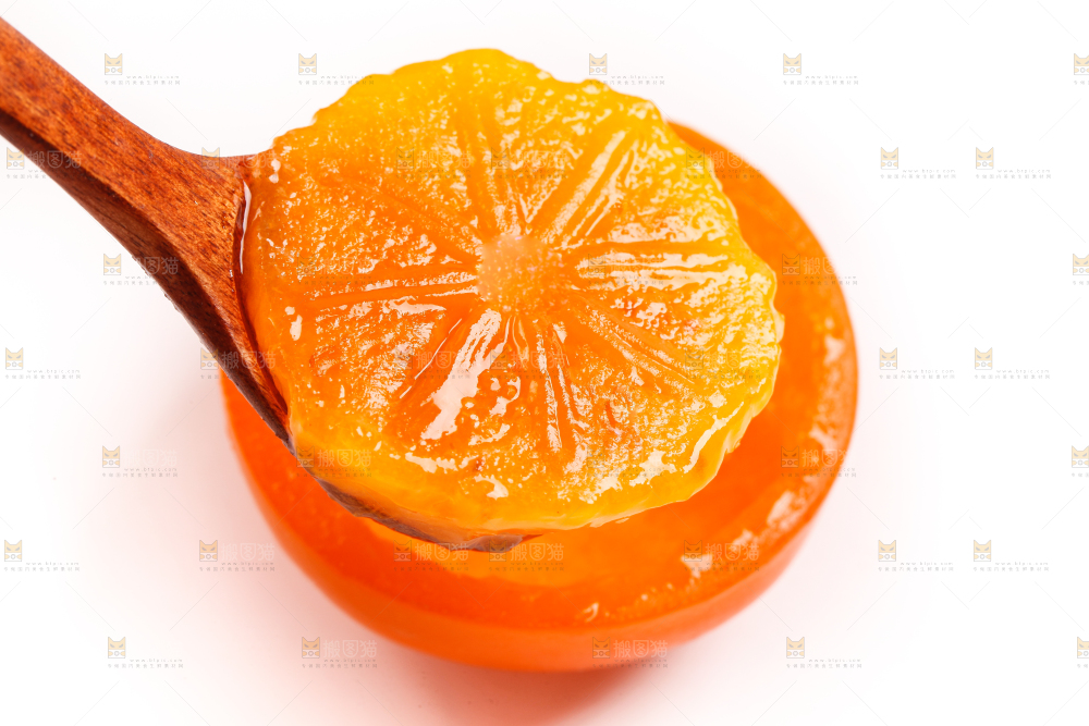 白底上的甜柿子