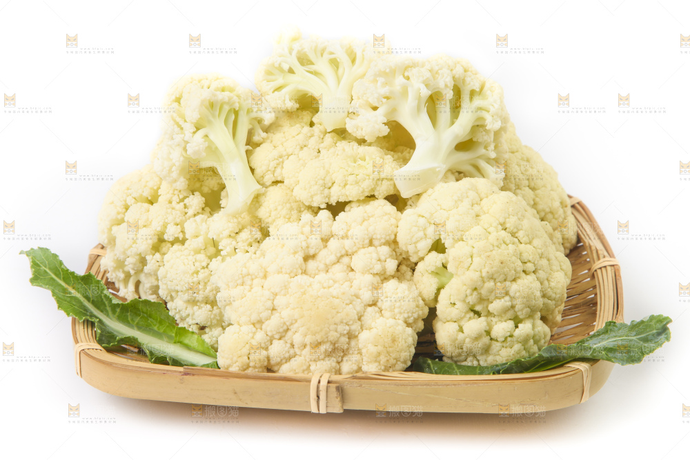 篮子里装着菜花