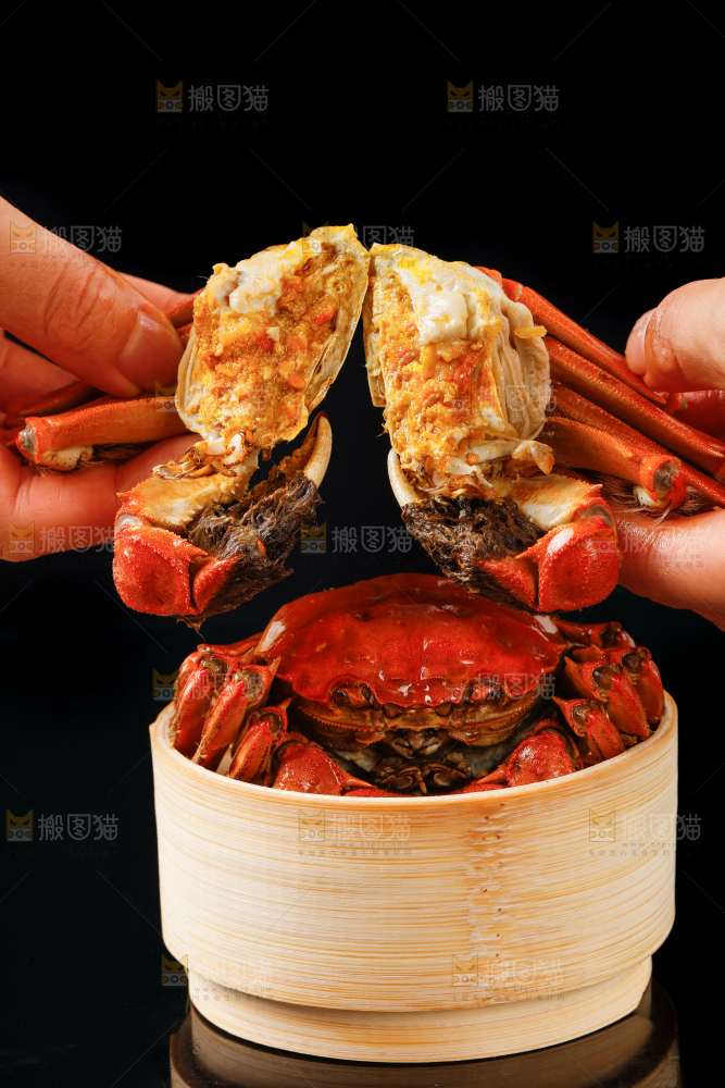 蒸笼里装着大闸蟹