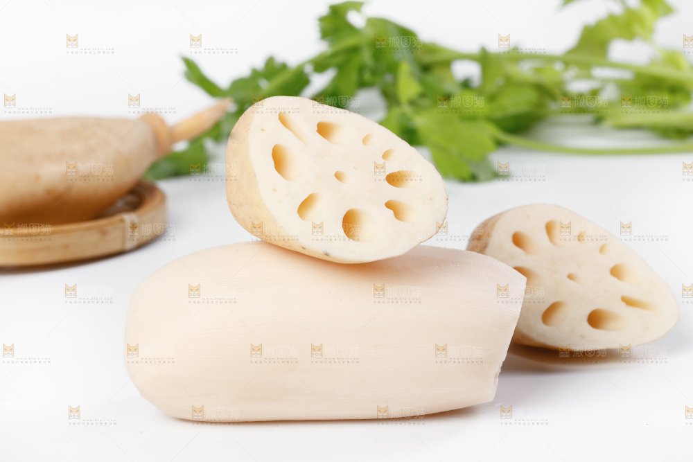 白底上一堆湖北洪湖莲藕