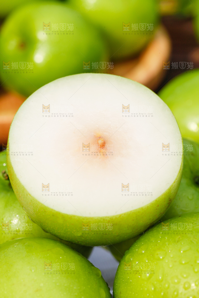 一堆新鲜的台湾牛奶大青枣