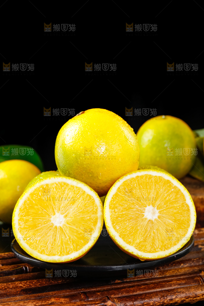 木底上放着云南实建褚橙