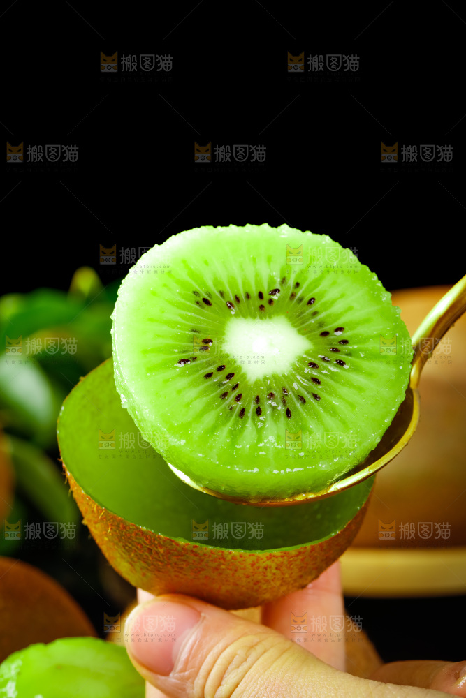 黑底上的奇异果