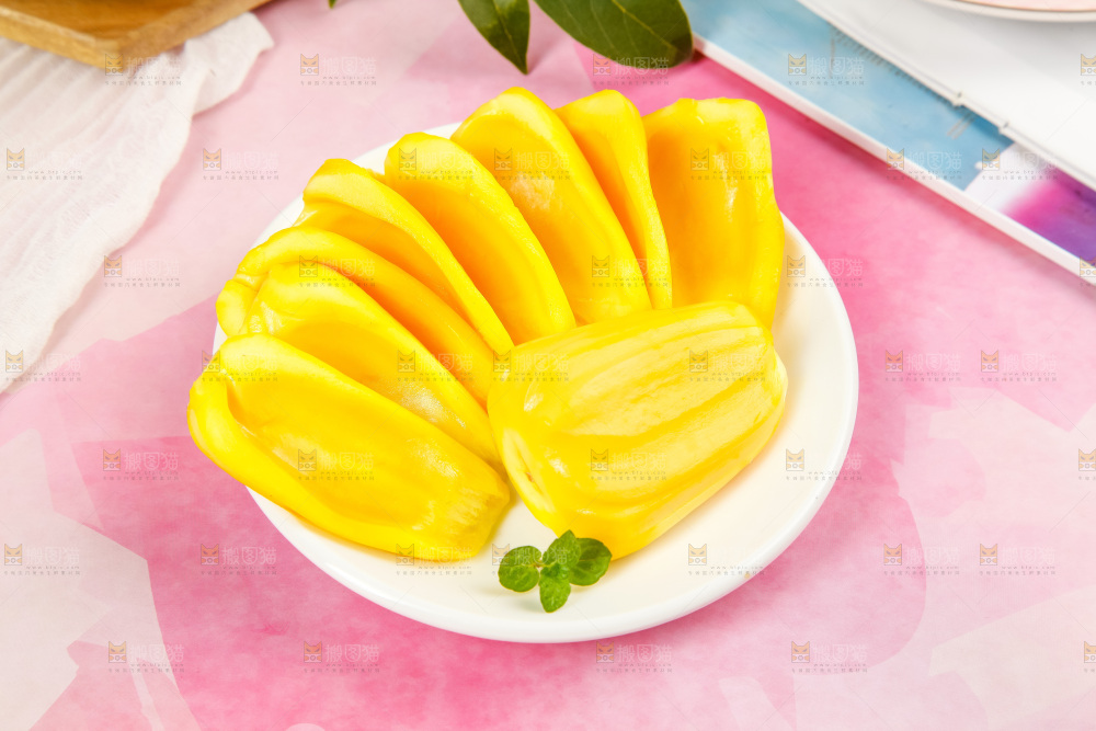盘子里的泰国黄心菠萝蜜
