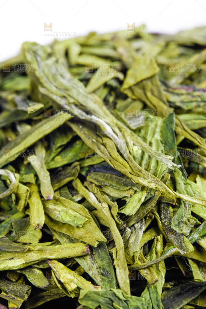 碟子里的绿茶叶