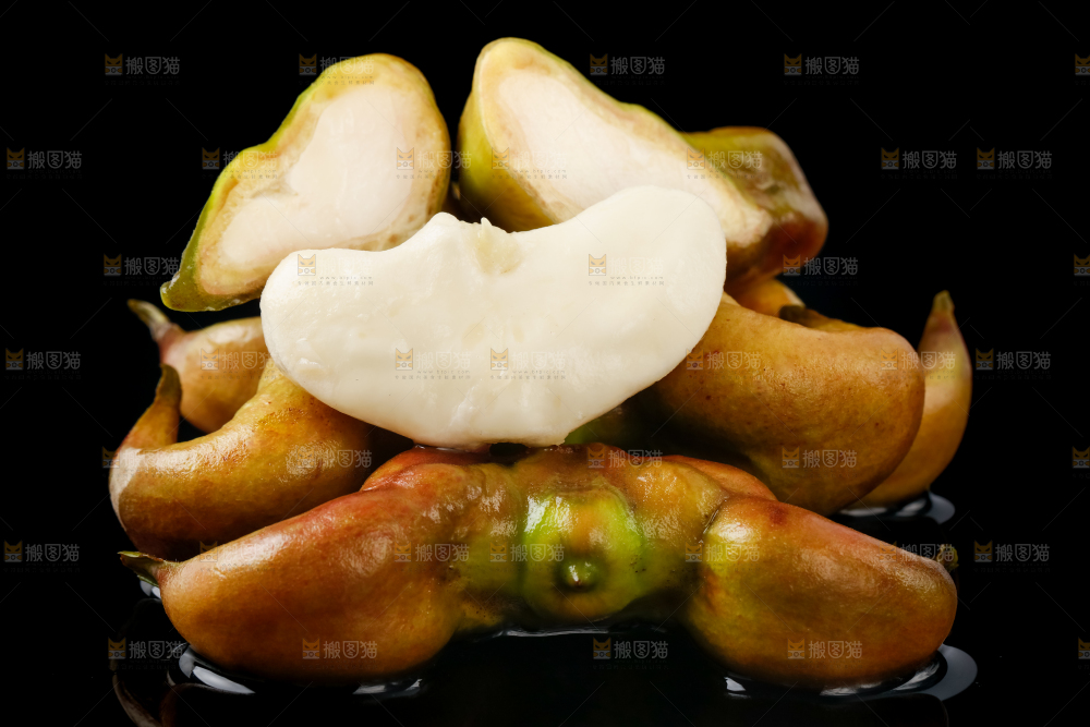 黑底上的菱角