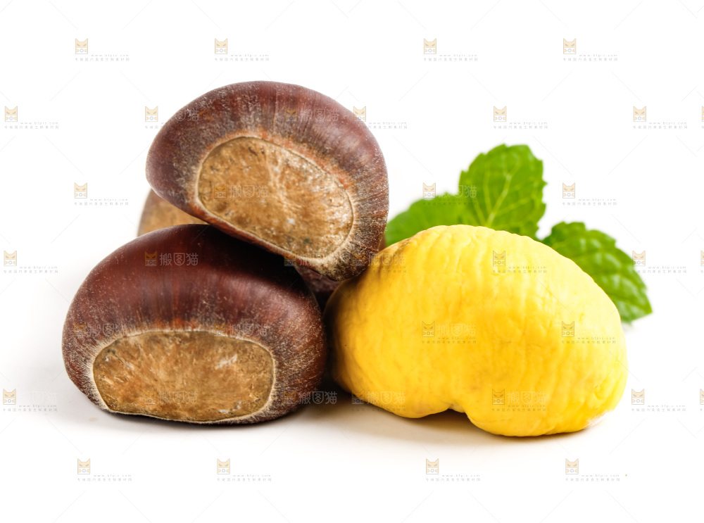 白底上放着生板栗