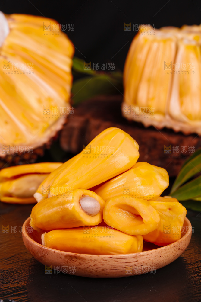 深底上的菠萝蜜